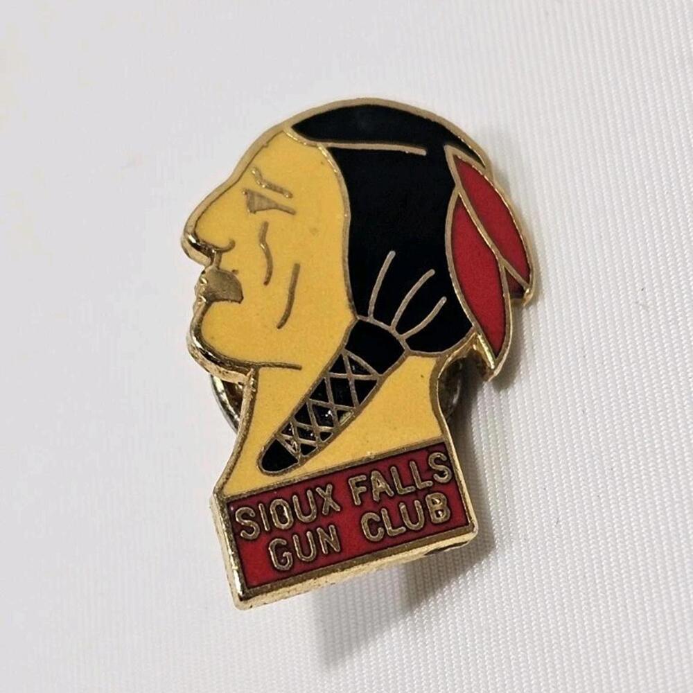 Vintage Sioux Falls Gun Club Lapel Hat Pin With Native American Head Logo